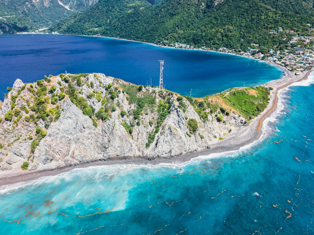 Uitzicht vanaf Scotts Head op Dominica